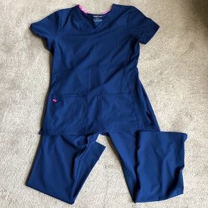 Womens navy scrubs set in small petite, comfortable, wrinkle free material.